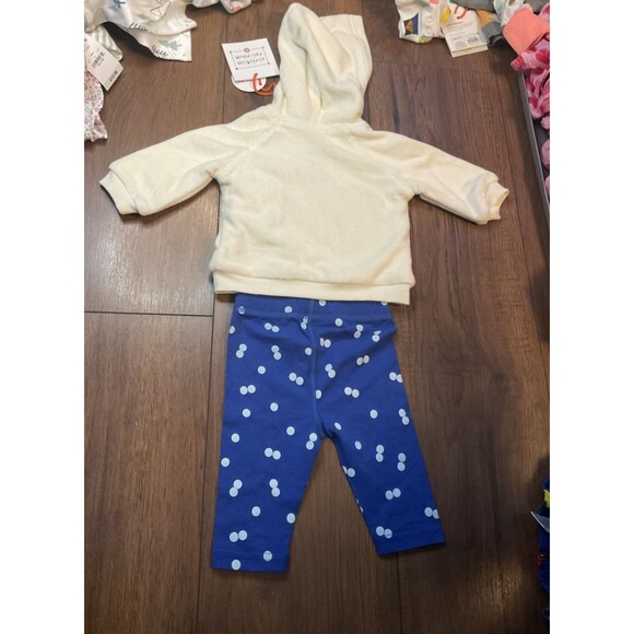 christan robinson 2 piece set neutral in color medical adaptive 0-3 months nwt - Picture 5 of 5